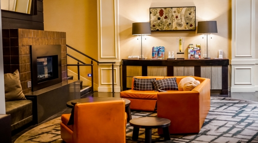 Hotel Abri lobby